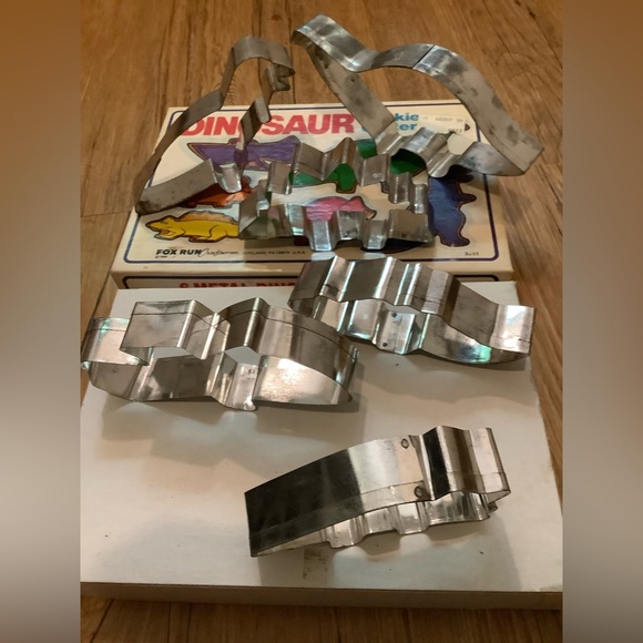 Dinosaur cookie cutters - set of 6 - Picture 3 of 3